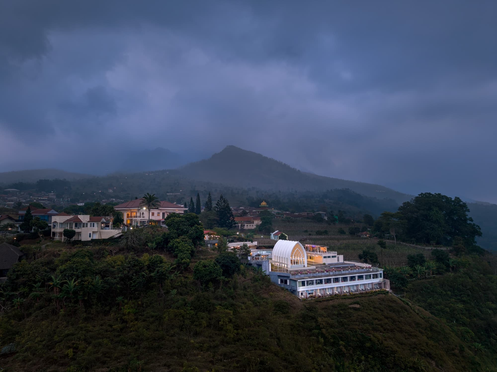 Panorama Udara Susan Spa & Resort
